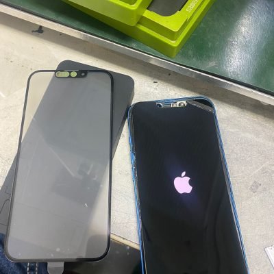 iPhone 14 Cracked Screen